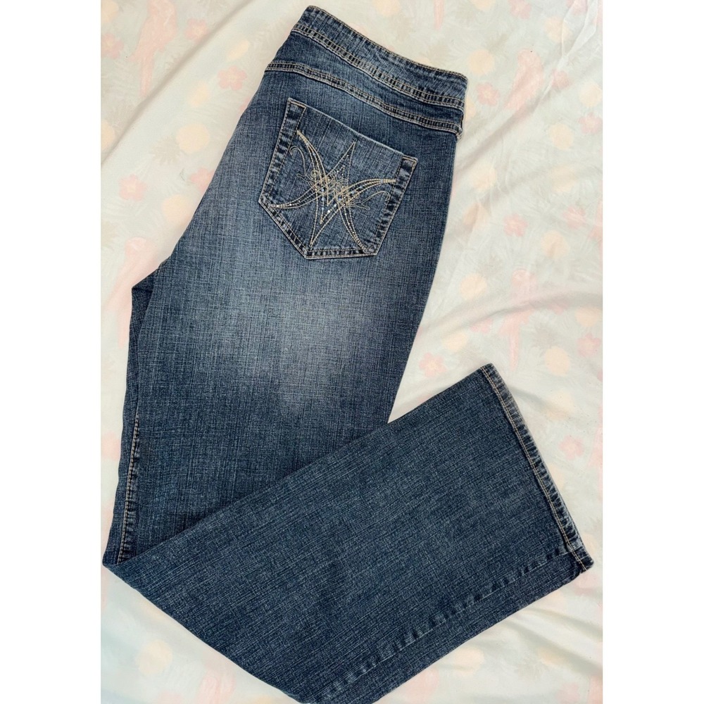 Mid‎ Rise Bootcut Jeans Medium Wash Starburst Embroidered Back Pocket Denim